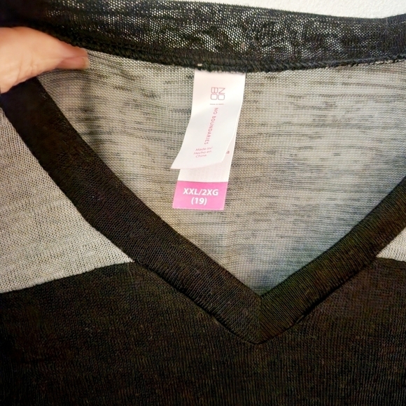 No Boundaries black and grey skull shirt with sequin rose decals size XXL - Picture 6 of 6